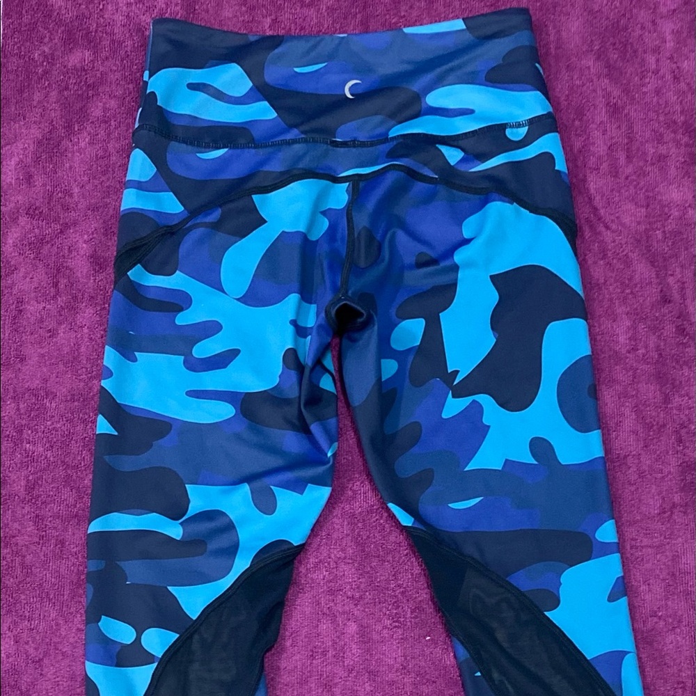 Zyia blue camo leggings